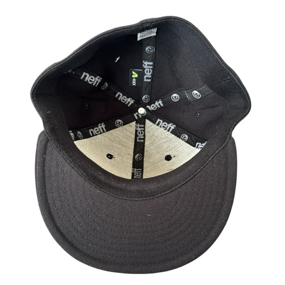 neff NWT Fitted Black Men’s Hat Size S/M - Picture 3 of 4